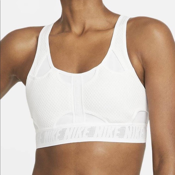 Nike Swoosh UltraBreathe
Women's Medium-Support Padded Sports Bra